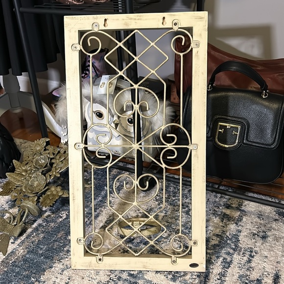 Wall Decor - Picture 4 of 4